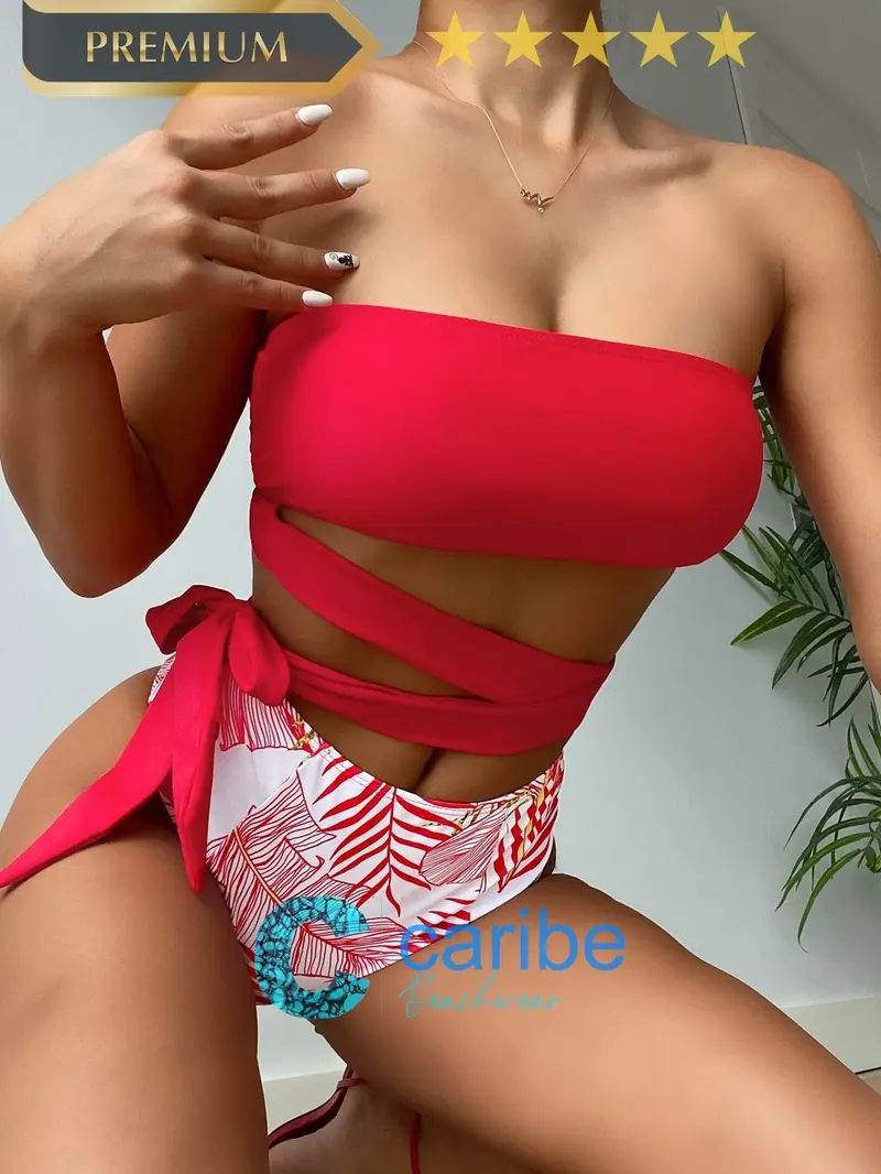 Bañador bikini bandeau con estampado tropical con abertura con nudo