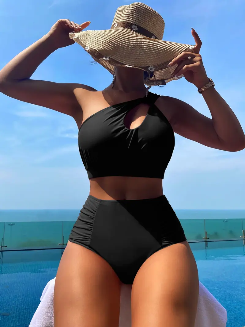 Bañador bikini con abertura fruncido de un hombro de talle alto