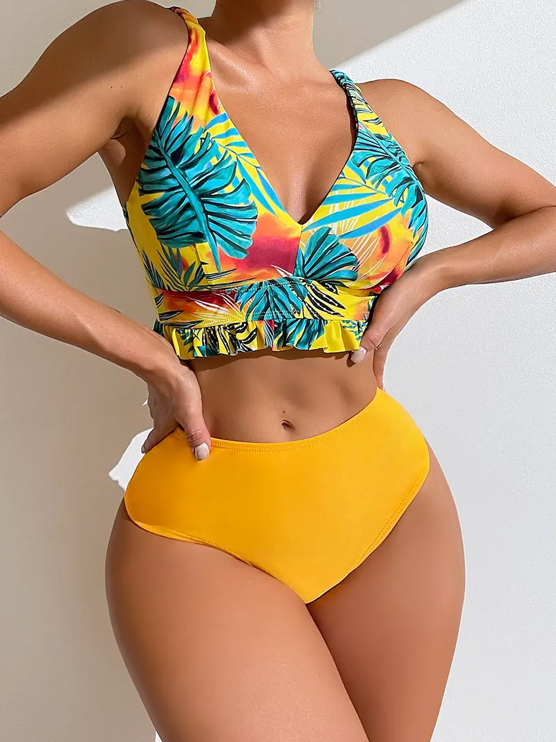 Bañador bikini con estampado de planta bajo con fruncido de talle alto