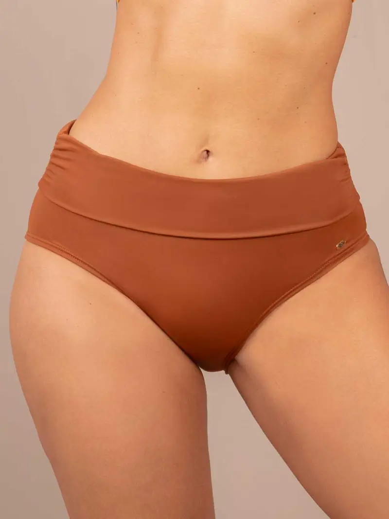 Panty de Baño con Fajón Ancho Color Ámbar
