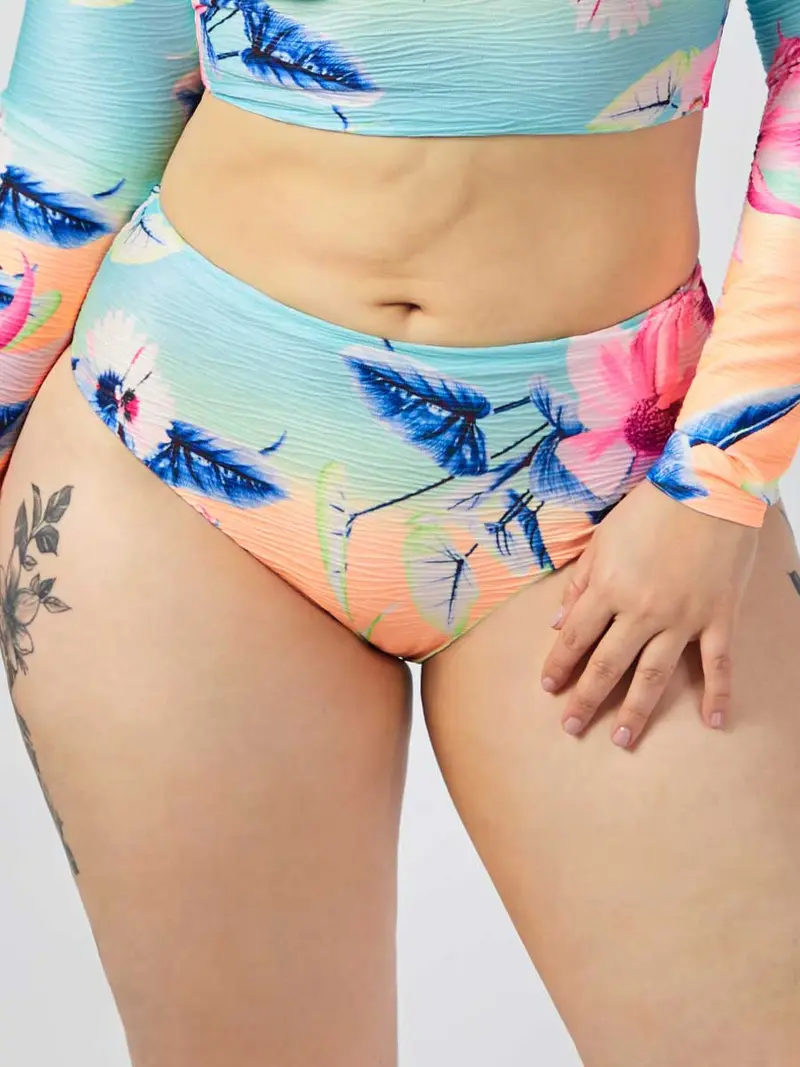 Panty de Baño Levanta Cola Estampado Celeste
