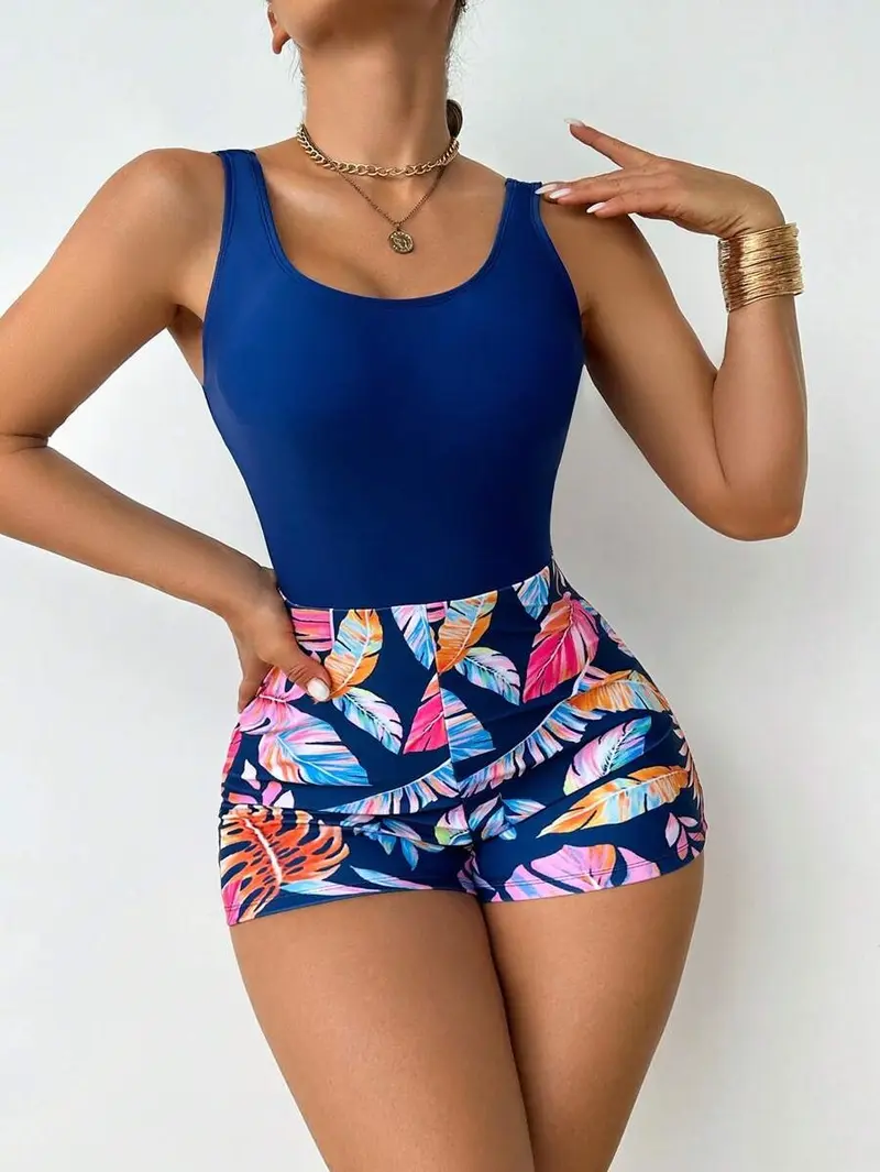 Traje de baño de una pieza con estampado tropical y espalda baja